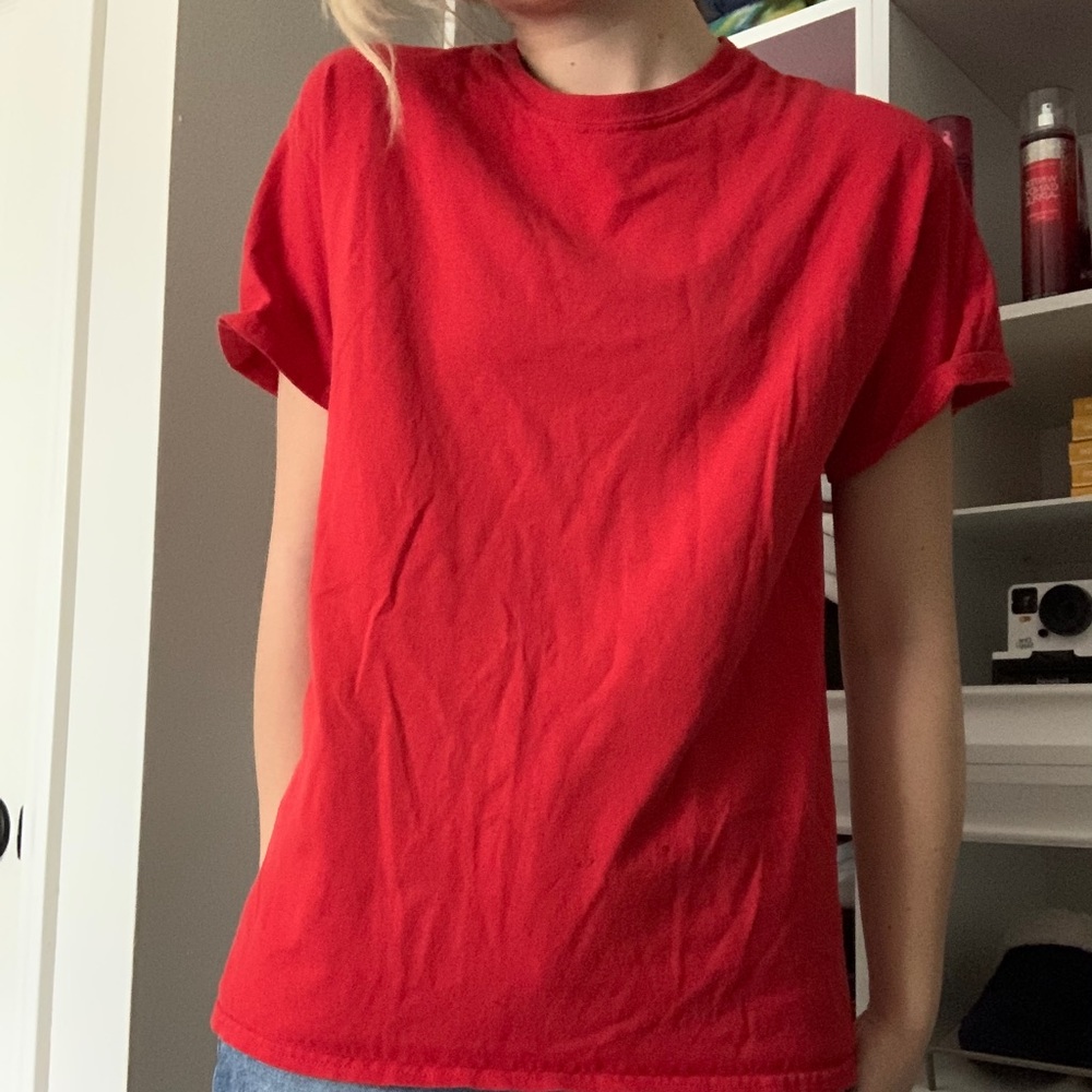 RED TEE - Picture 2 of 3